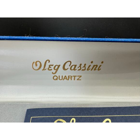 Vintage Oleg Cassini Blue Velvet Hinged Watch Box with Gold Trim - Picture 5 of 8